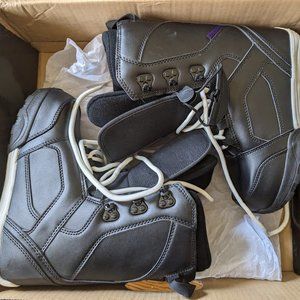 Brand New (Never Worn) Chamonix Snowboard Boots- women's size 6